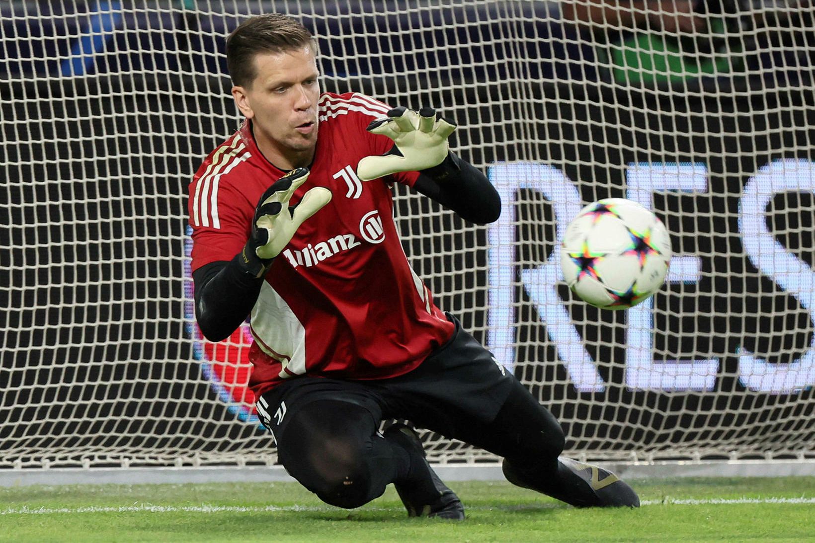 Wojciech Szczesny er kominn til Barcelona.