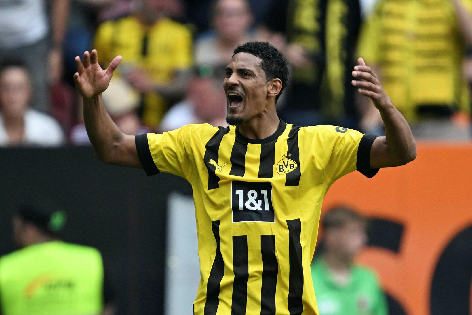 Franski framherjinn Sebastian Haller skoraði tvö fyrir Dortmund í dag.