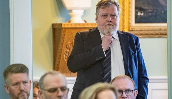 Fjórðungur þingmanna er í útlöndum