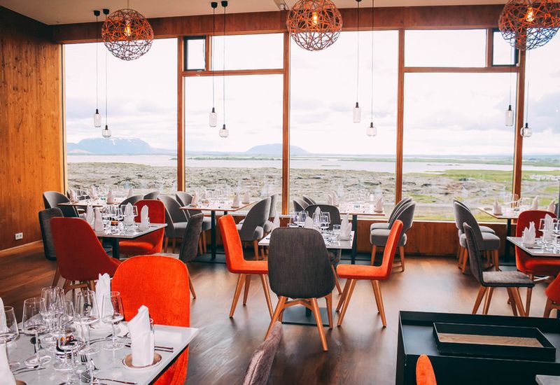 Fosshótel Mývatn also features a restaurant seating 120 people and an on-site bar with views of the lake.