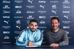 Rayan Ait-Nouri skrifar undir hjá Manchester City.