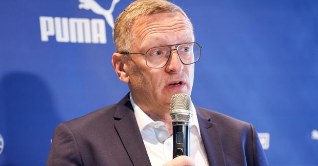 Þorsteinn Halldórsson ræðir málin á fréttamannafundi í höfuðstöðvum Icelandair í dag.