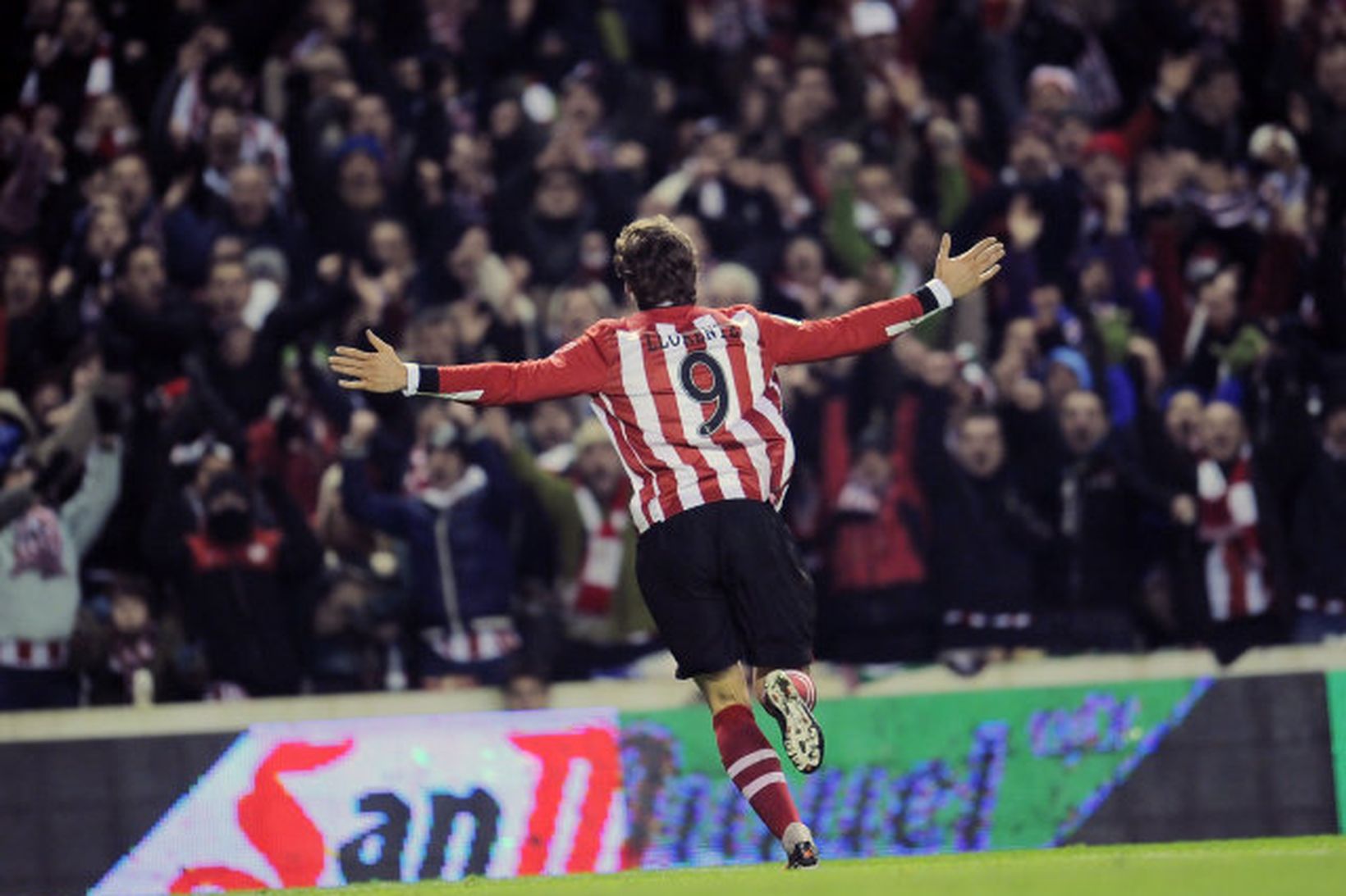 Fernando Llorente jafnaði metin fyrir Athletic á Old Trafford í …