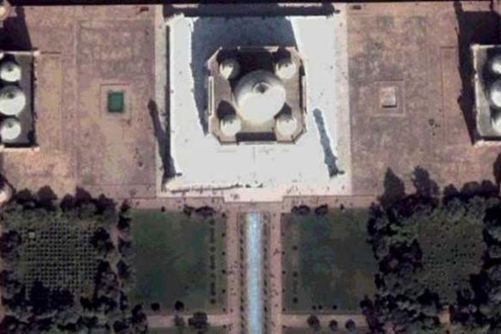 Taj Mahal hótelið í Mumbai séð úr Google Earth forritinu