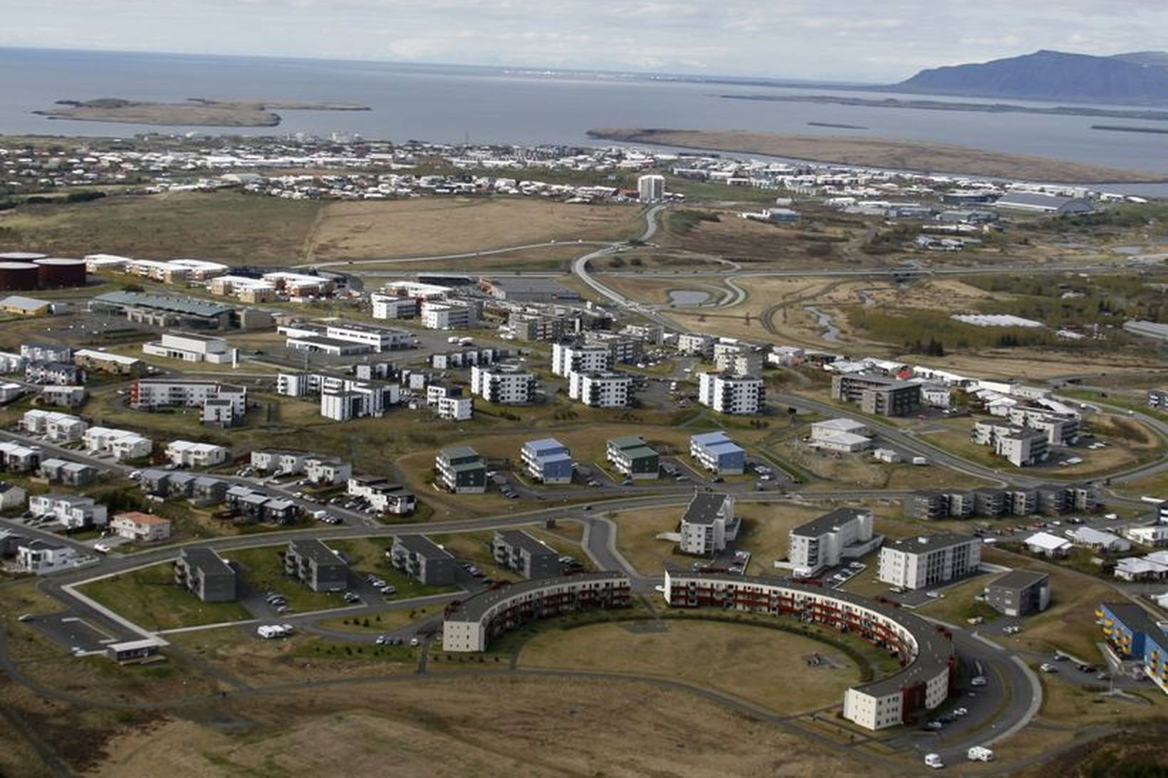 Stefna Reykjavíkurborgar hefur verið að leggja áherslu á byggingar leigu- …