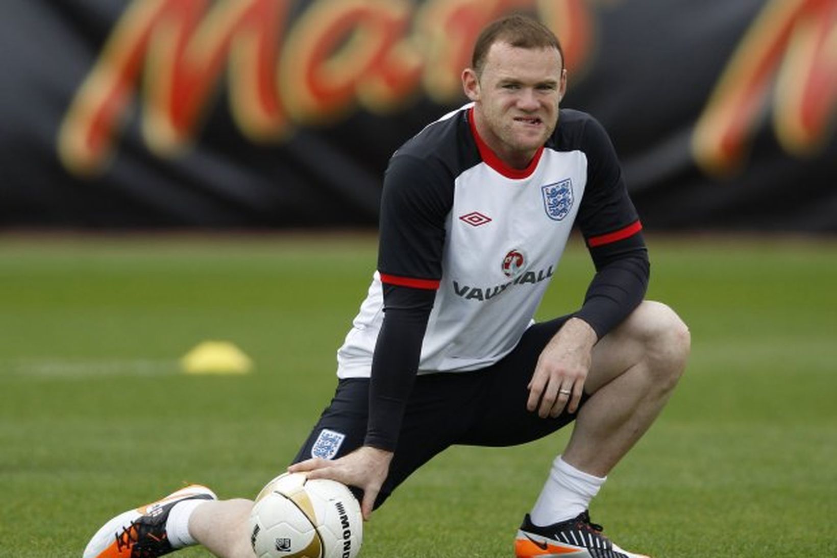 Wayne Rooney.