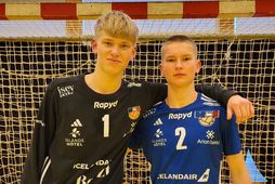 Sigurmundur Gísli Unnarsson og Alex Unnar Hallgrímsson sáttir í leikslok eftir sigur gegn Færeyjum.