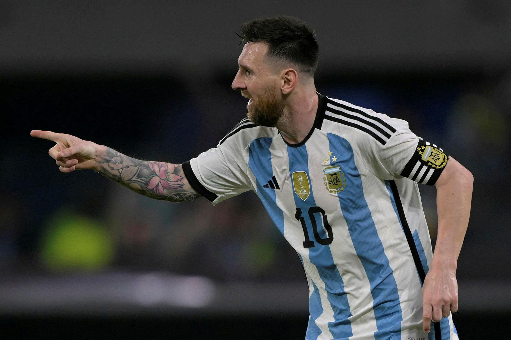 Lionel Messi skoraði sitt 100. landsliðsmark í nótt.