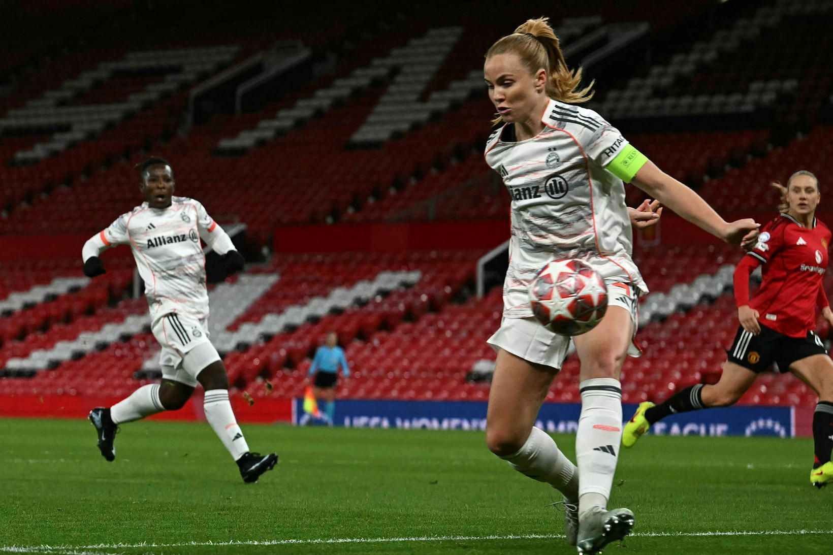 Glódís og félagar unnu á Old Trafford