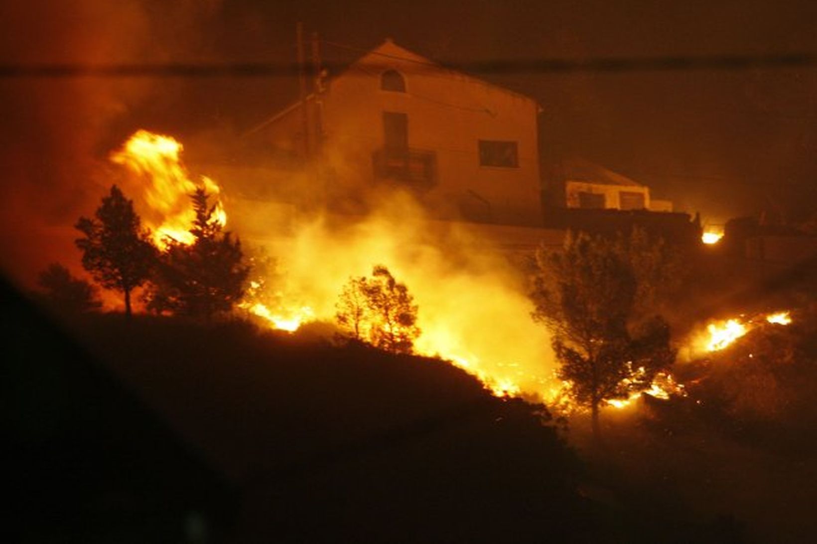 Skógareldarnir við Marseille eru þeir verstu í 3 ár.