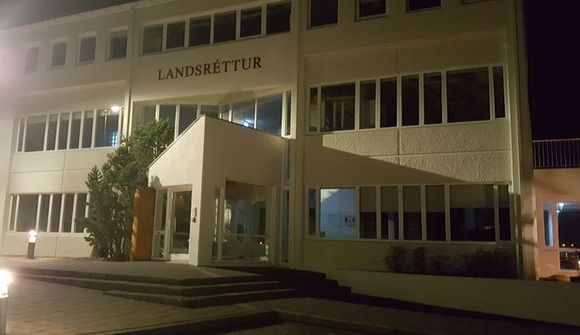 Höfða mál gegn ríkinu vegna Landsréttar