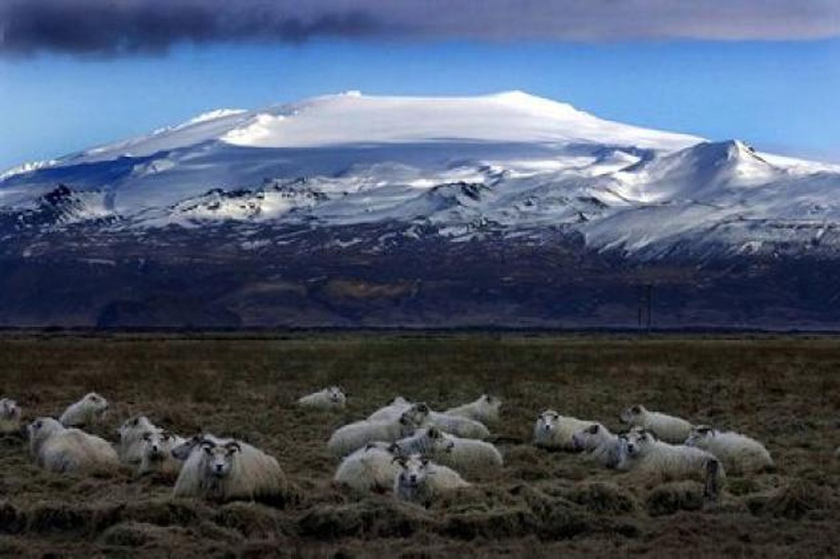 Eyjafjallajökull hefur gosið tvisvar á sögulegum tíma. Mest er vitað …