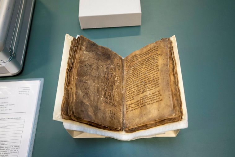 Ancient Icelandic manuscripts arrive from Sweden