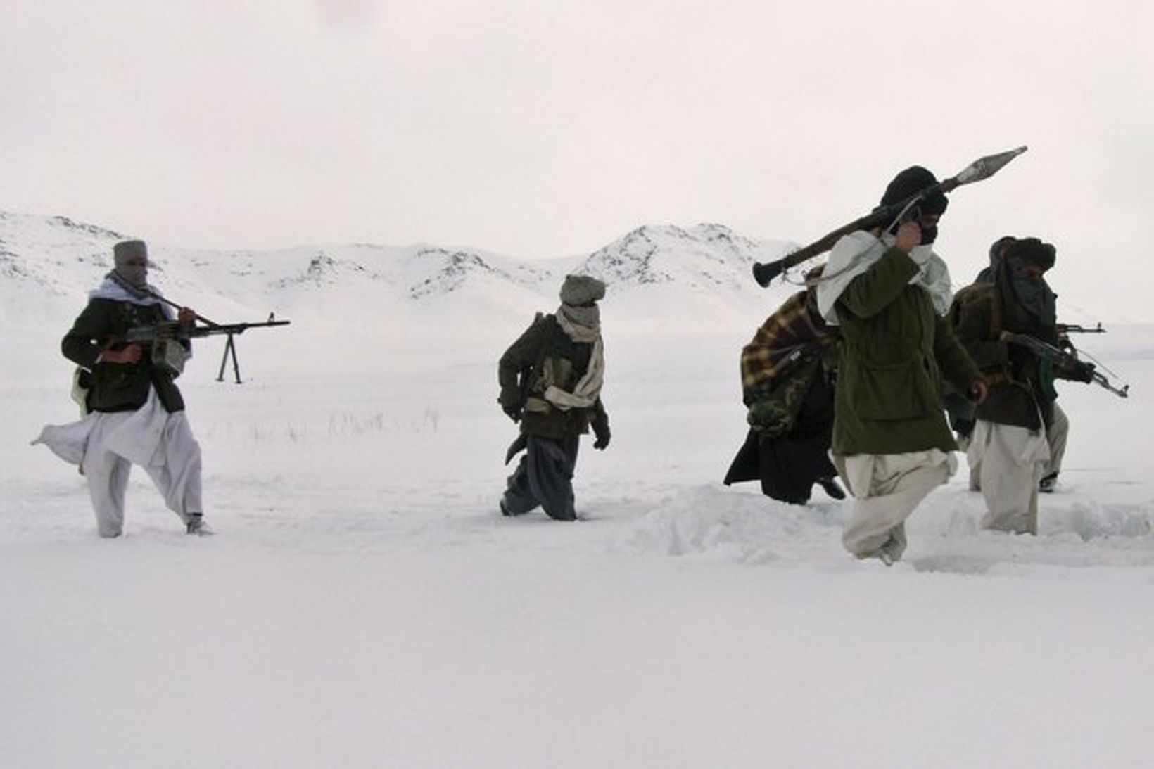 Vígamenn úr röðum talíbana á ferð á ótilgreindum stað í …