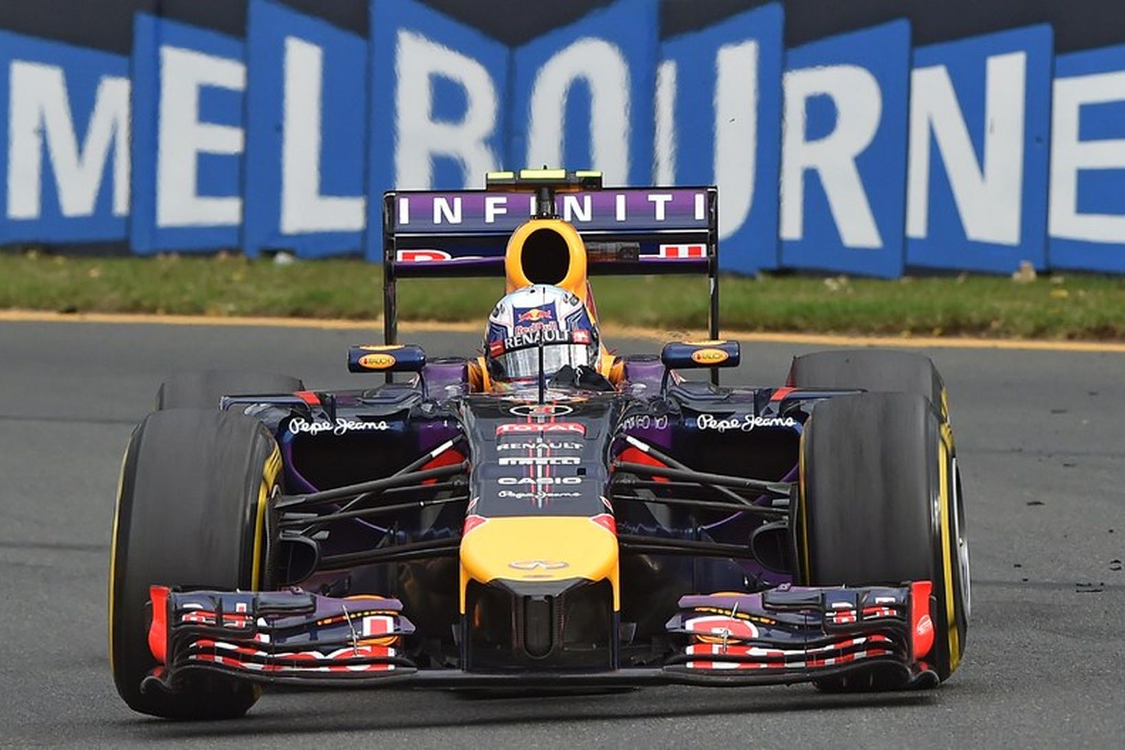 Daniel Ricciardo á leið til annars sætis í heimakappakstri sínum …