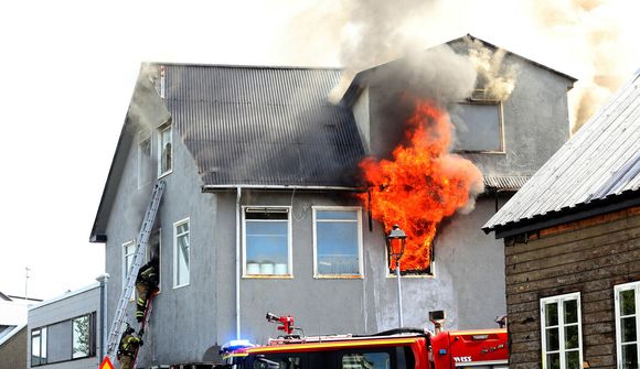 Húsið óbyggilegt og framkvæmdir ósamþykktar