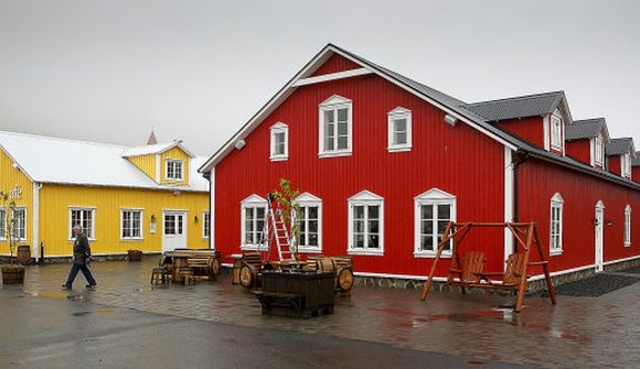 Grjóthrun og rúðubrot á Siglufirði