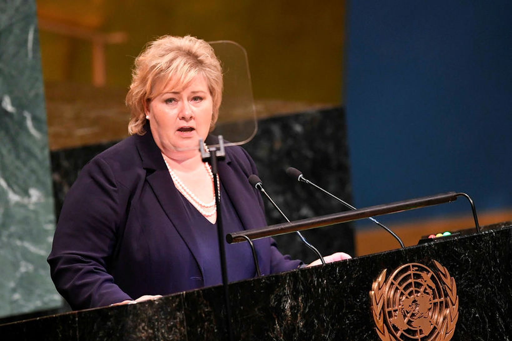 Erna Solberg, forsætisráðherra Noregs, en barnaverndarmál í Noregi eru í …