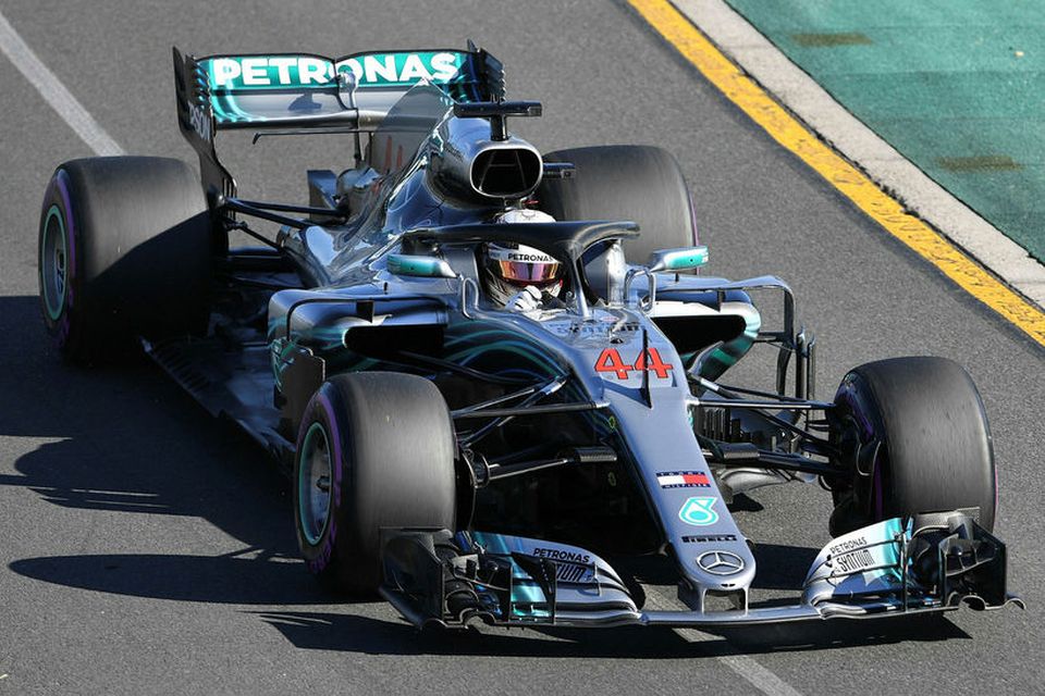 Lewis Hamilton á fyrstu æfingunni í Albertsgarði í Melbourne í morgun.