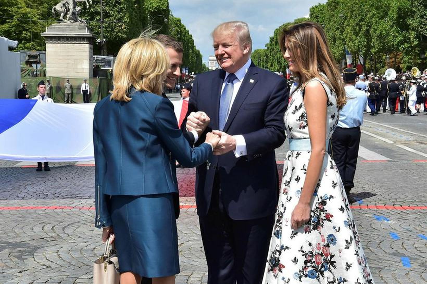 Donald Trump og Melania Trump hitta Emanuel Macron og Birgitte …