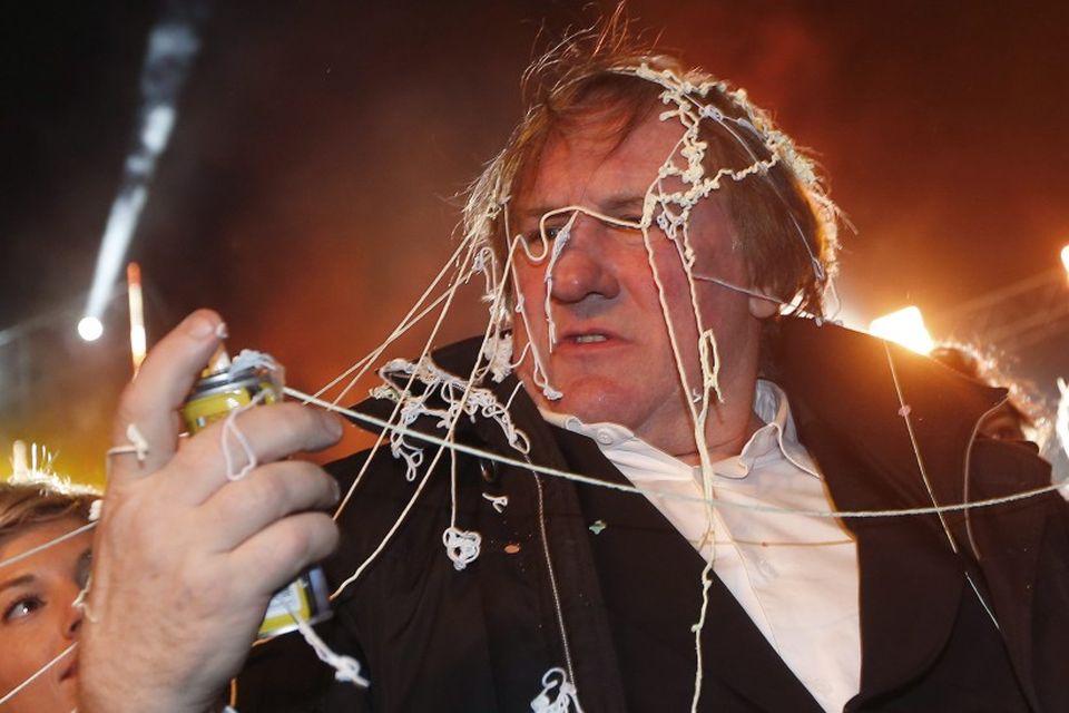 Franski leikarinn Gerard Depardieu í skrúðgöngu í Nice í á valentínusardag.