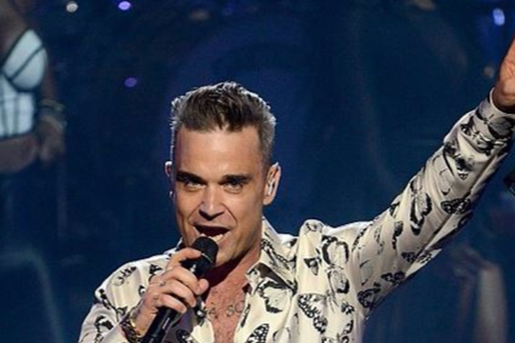 Robbie Williams dvelur nú í Sviss af ótta við COVID-19.