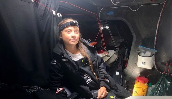 Óveður og öldugangur seinka komu Thunberg