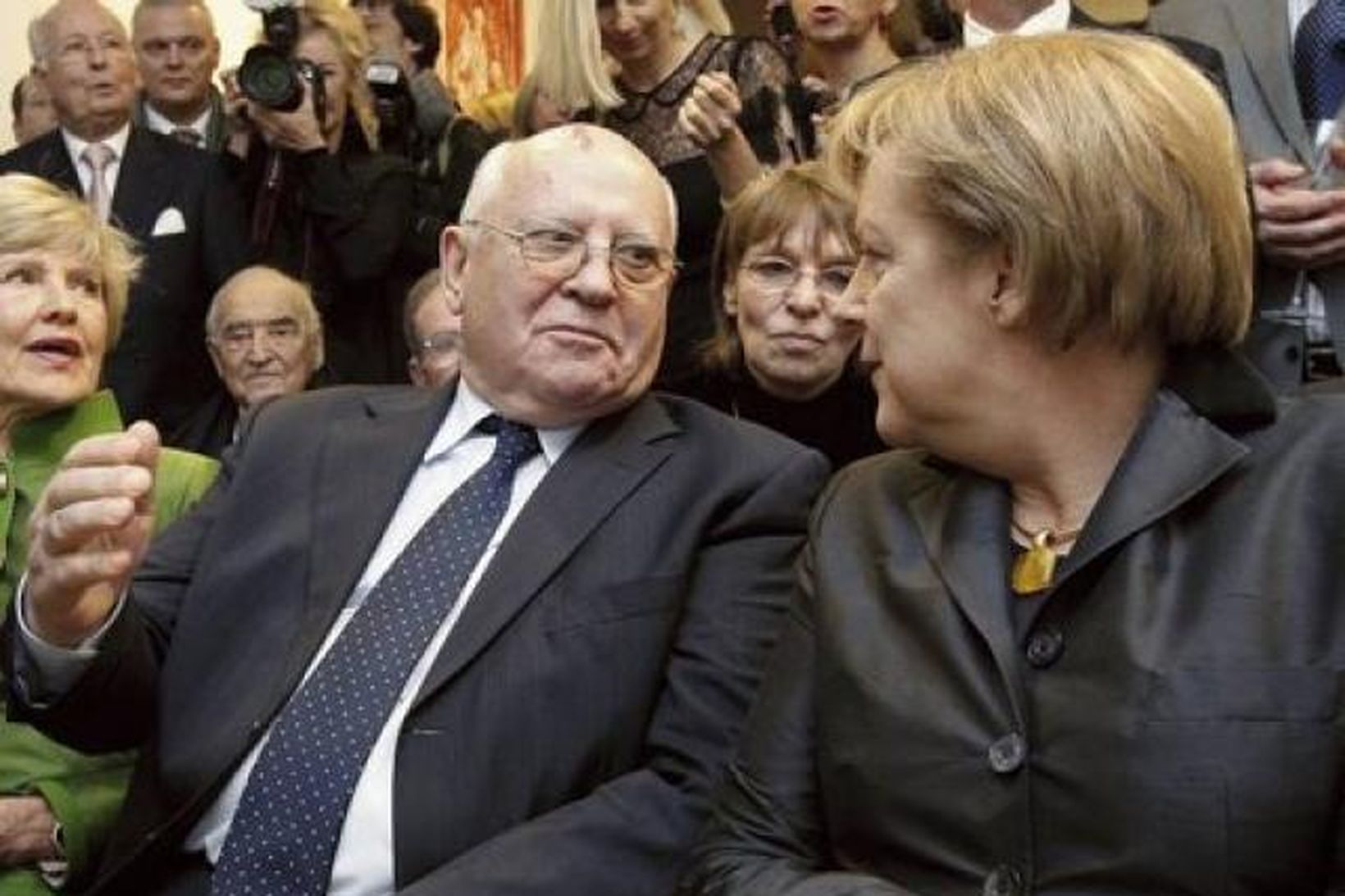 Mikhaíl Gorbatsjof og Angela Merkel, kanslari Þýskalands, í Potsdam í …