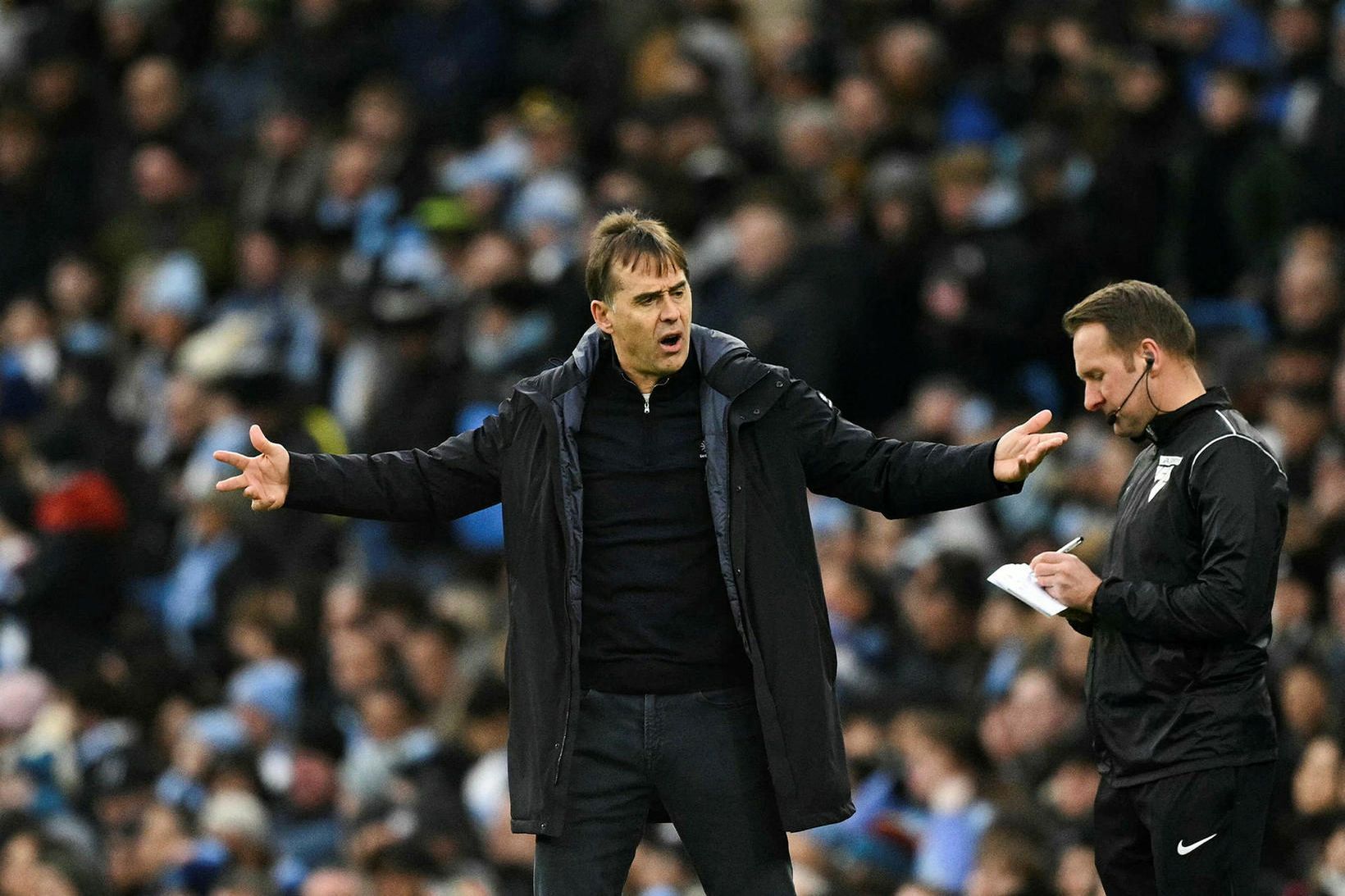 Julen Lopetegui á hliðarlínunni í tapleiknum gegn Manchester City á …