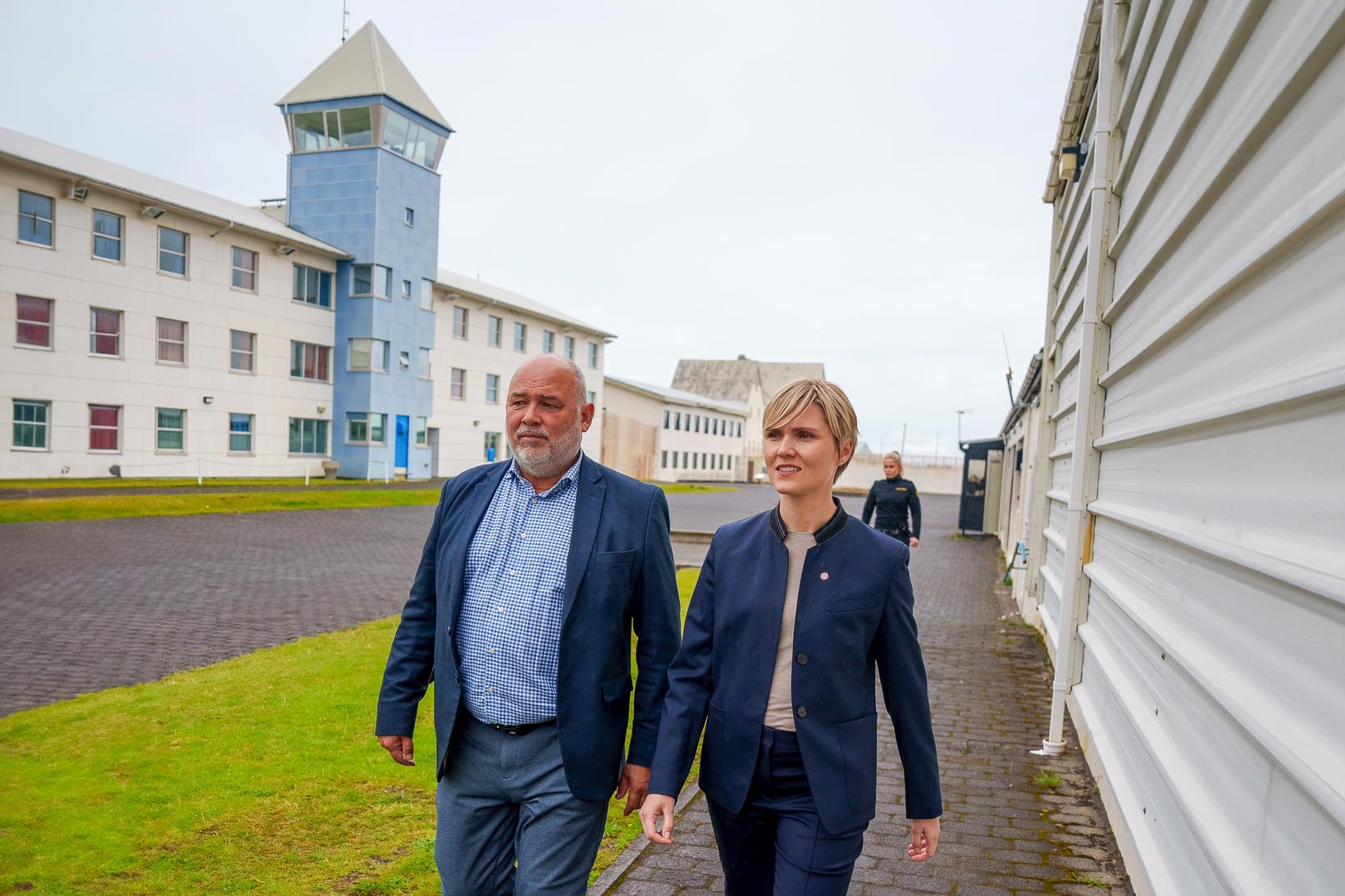 Kristrún Frostadóttir og Logi Einarsson heimsóttu Litla-Hraun.