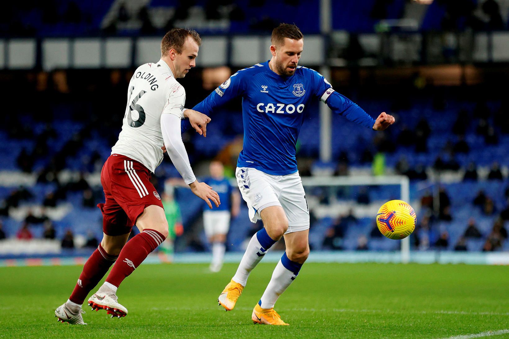 Gylfi Þór Sigurðsson er með fyrirliðabandið í kvöld.