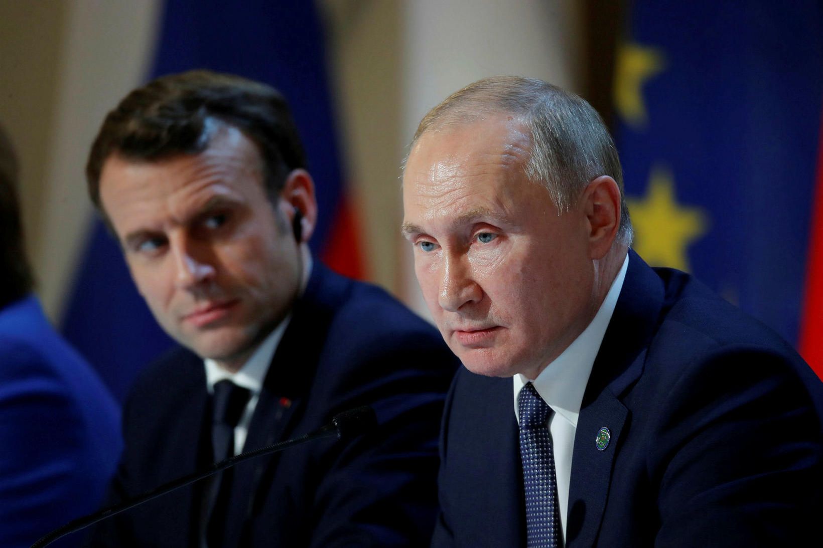Emmanuel Macron og Vladimír Pútín áttu símafund í dag.