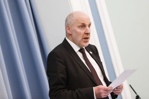 Steingrímur J. Sigfússon addresses parliament today.