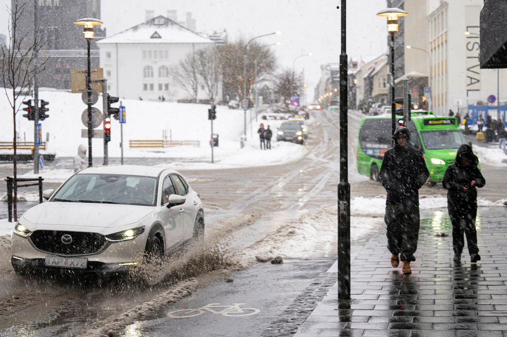 Spáin að ganga eftir: Stormur, rigning og asahláka