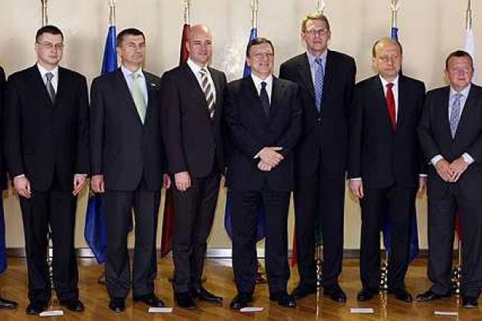 Jose Manuel Barroso, forseti framkvæmdastjórnar Evrópusambandsins, með þingmönnum Eystrasaltsríkjanna í …