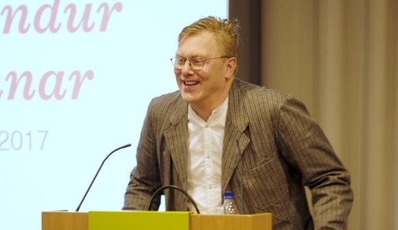 Jón Gnarr hjólar í Bjarta framtíð