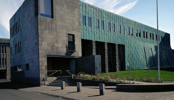 Ómerkti úrskurð um nálgunarbann