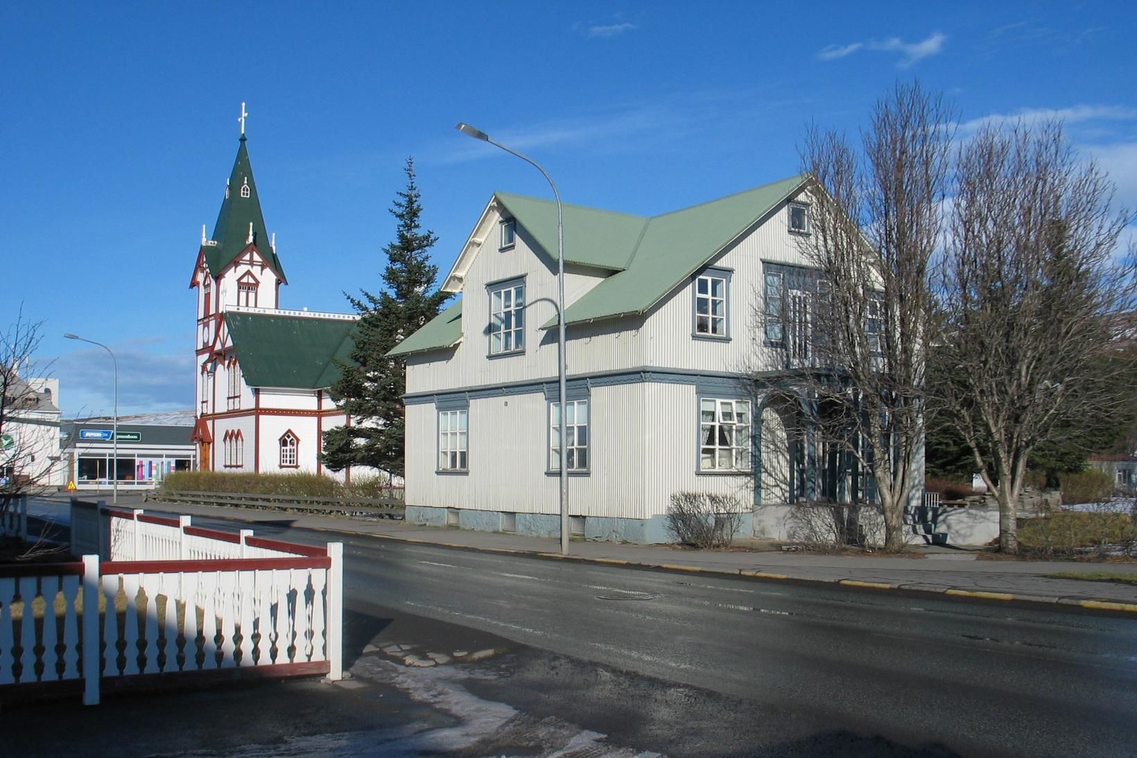 Bjarnahús á Húsavík var byggt 1907. Það er nú safnaðarheimili.