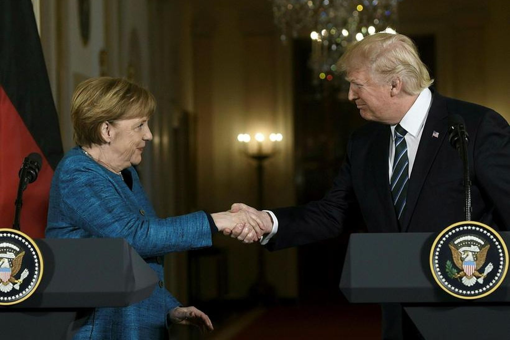 Merkel er sögð hafa rætt við Trump í einrúmi þar …