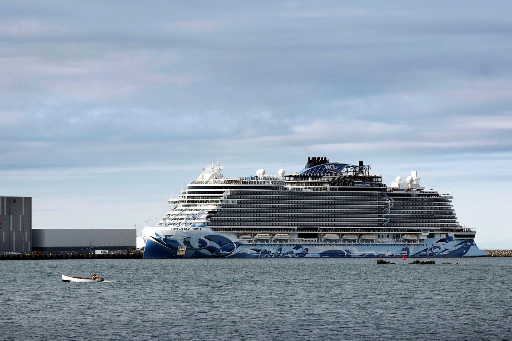 Um 940 þúsund farþegar voru um borð í skemmtiferðaskipum sem …