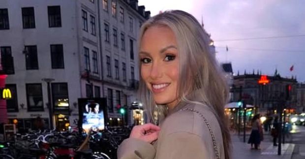 Birgitta Líf brá sér í betri fötin.
