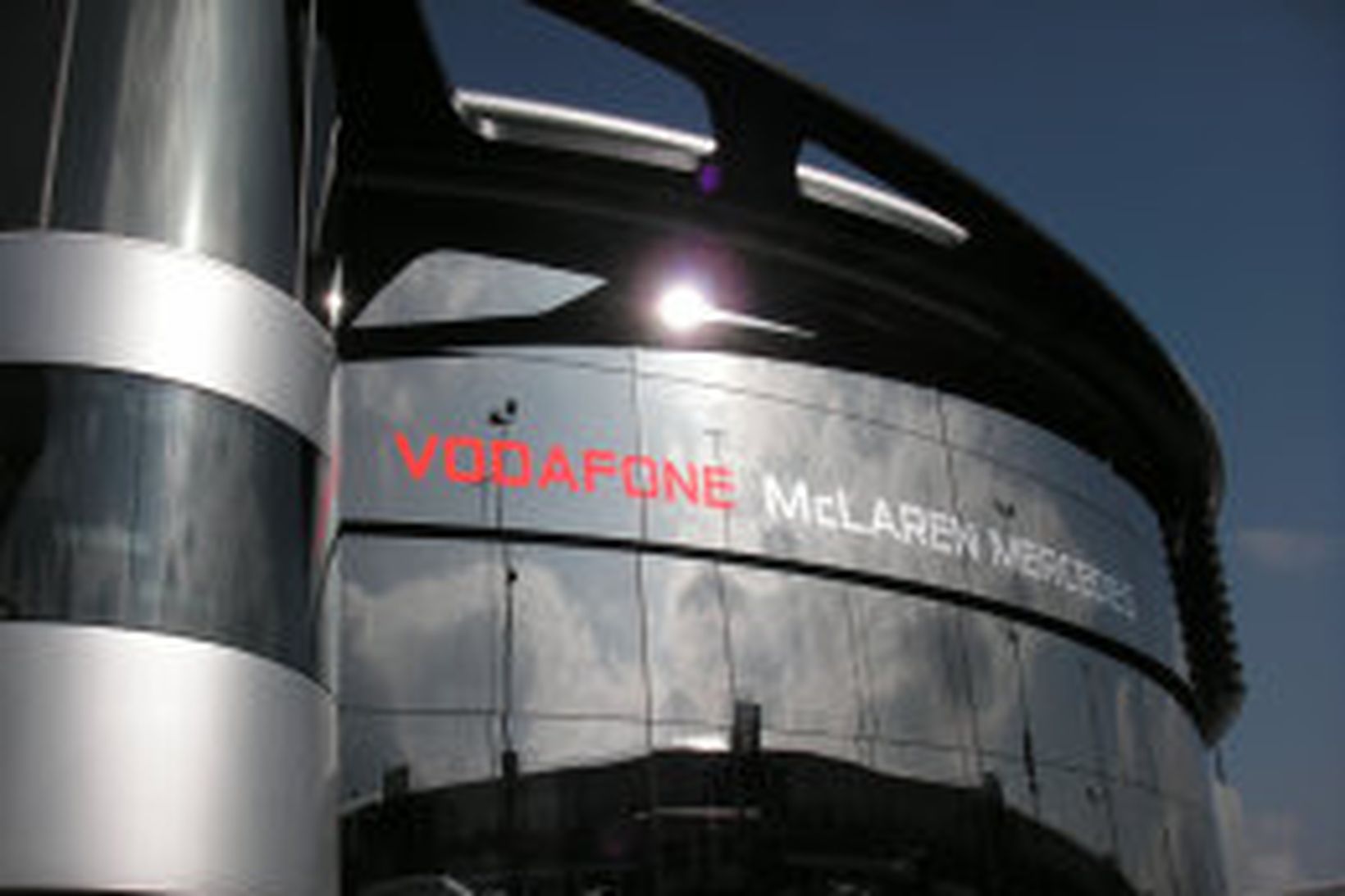 Það stirndi á mótorheimili McLaren við Spa-brautina.