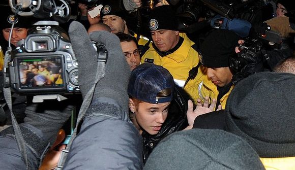 Bieber handtekinn á ný