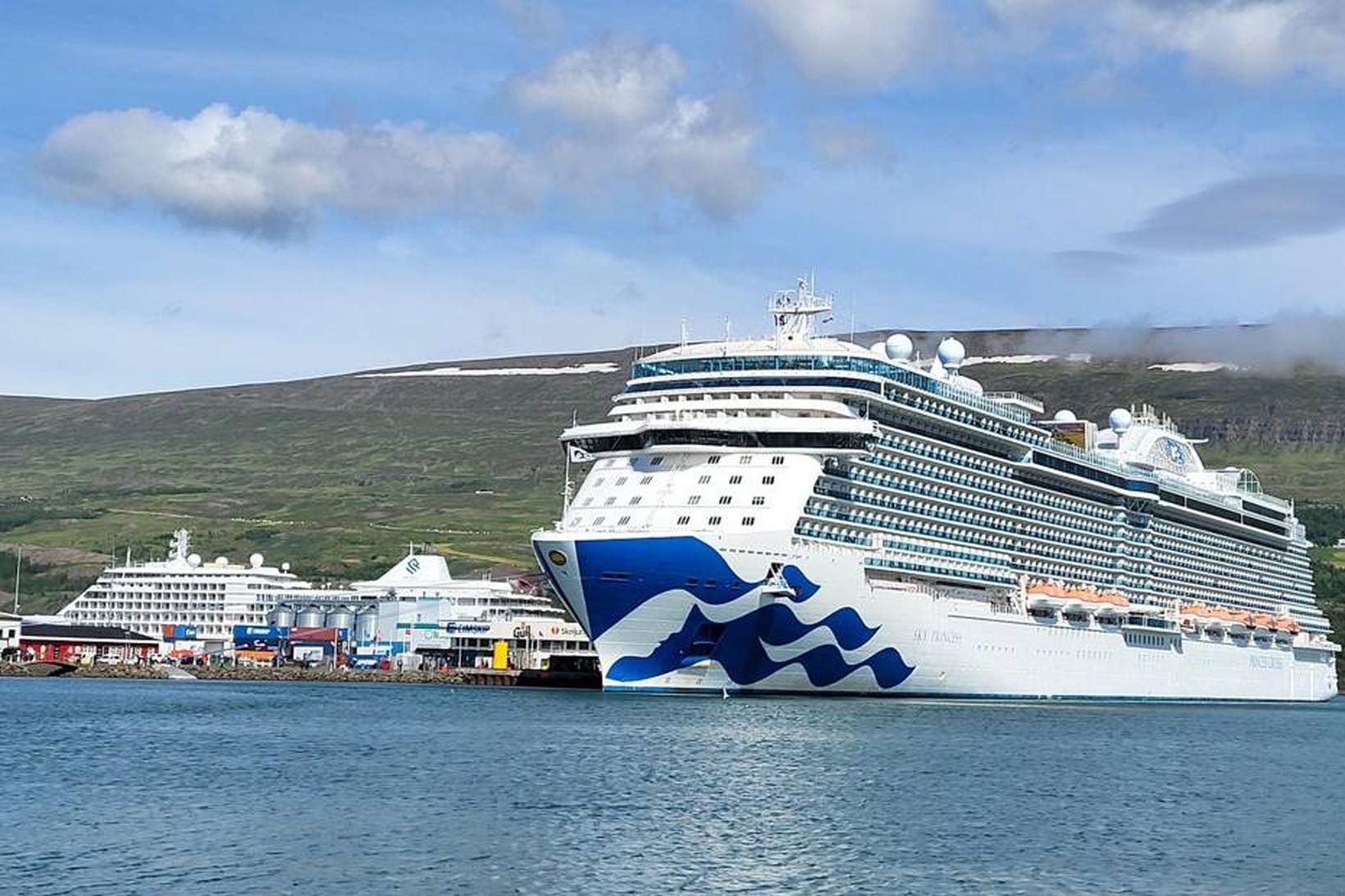 Skemmtiferðaskip Innviðagjald á skemmtiferðaskip sem hingað koma er mun hærra …