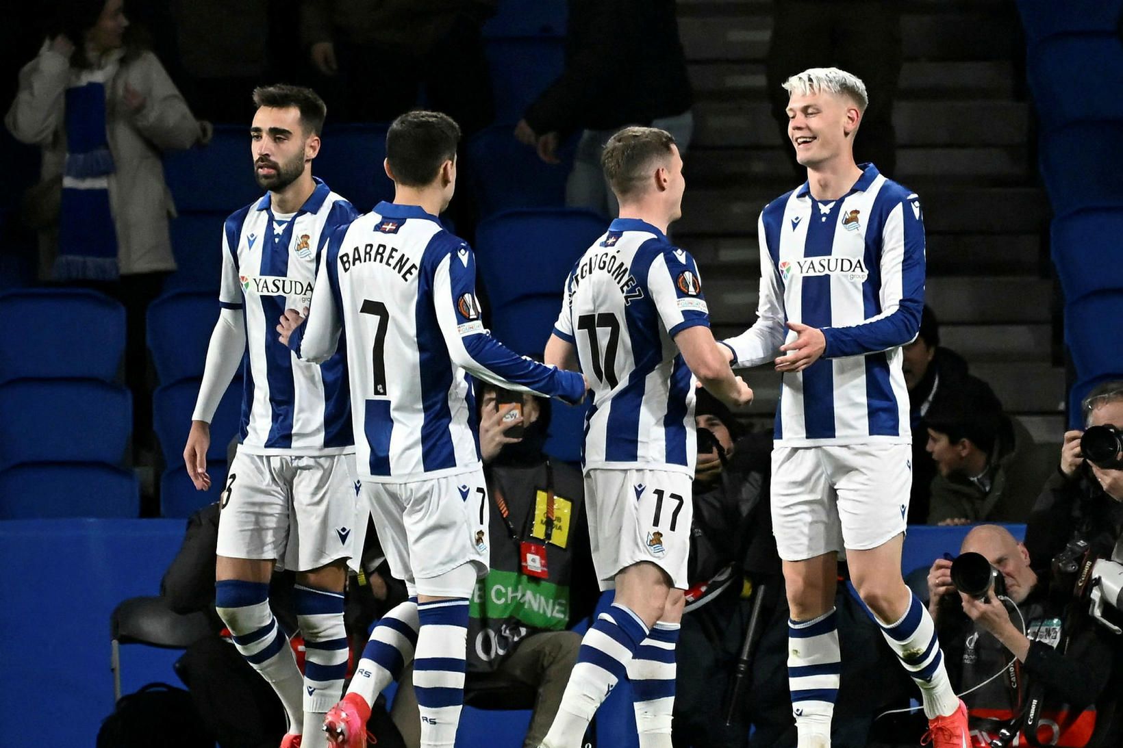 Orri Steinn, til hægri, er leikmaður Real Sociedad.