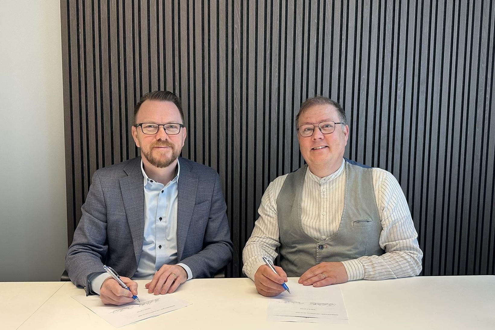 Styrkir samtökin um 25 milljónir