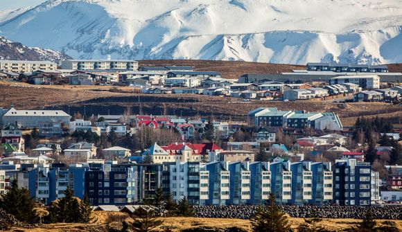 Smáskjálftahrina austur af Bláfjöllum