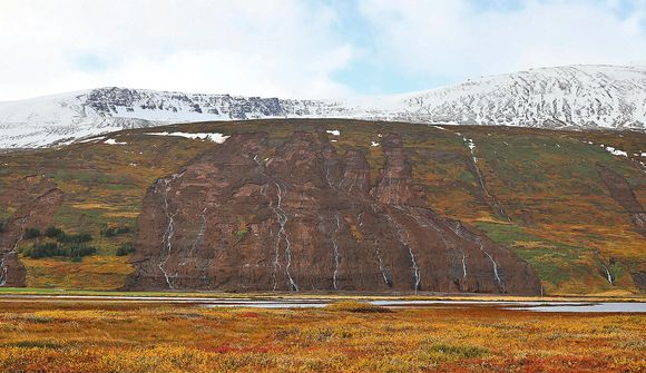 Áfram hættustig í Útkinn og vegurinn lokaður