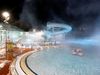 Most people were enjoying themselves in the hot tubs the evening the reported visited the swimming pool in Árbær.