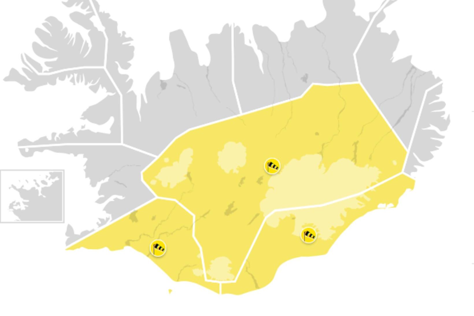 Viðvörunin á Suðausturlandi og Miðhálendinu gengur úr gildi klukkan 17 …